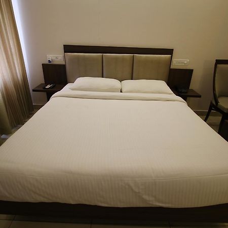 Vels Hotel 퐁디셰리 외부 사진