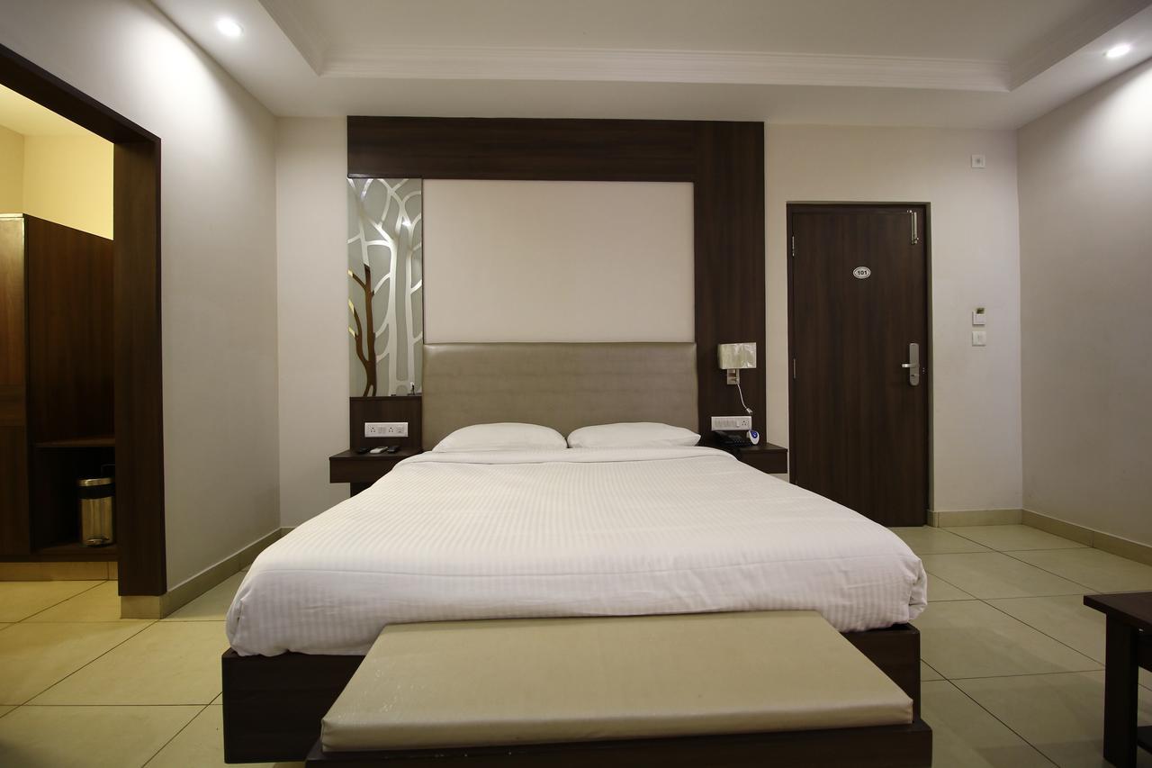 Vels Hotel 퐁디셰리 외부 사진