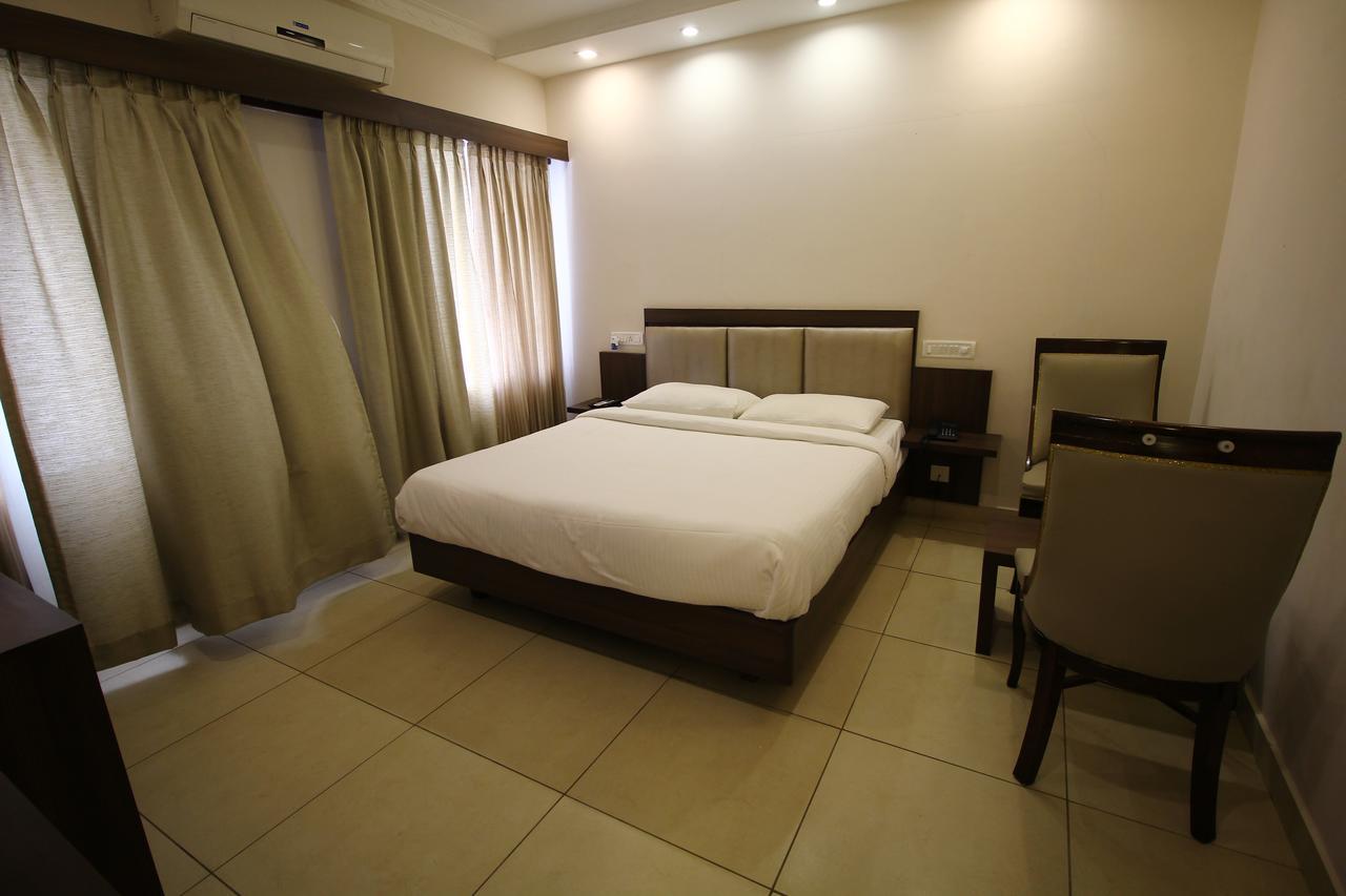 Vels Hotel 퐁디셰리 외부 사진