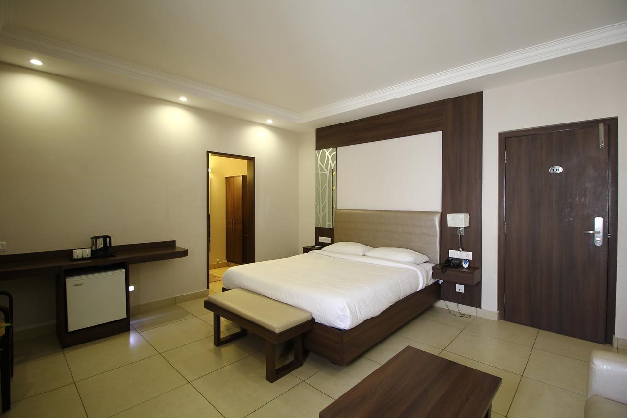 Vels Hotel 퐁디셰리 외부 사진