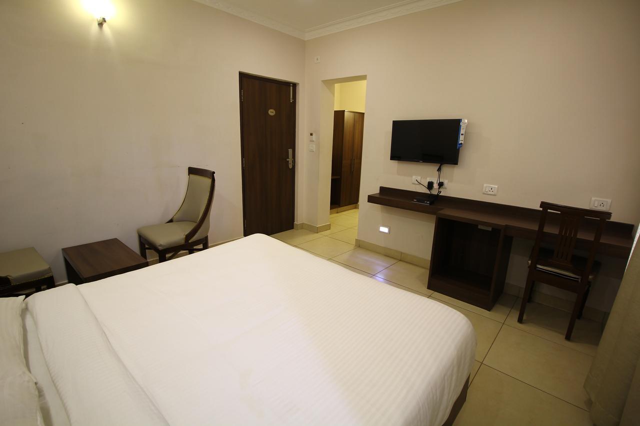 Vels Hotel 퐁디셰리 외부 사진
