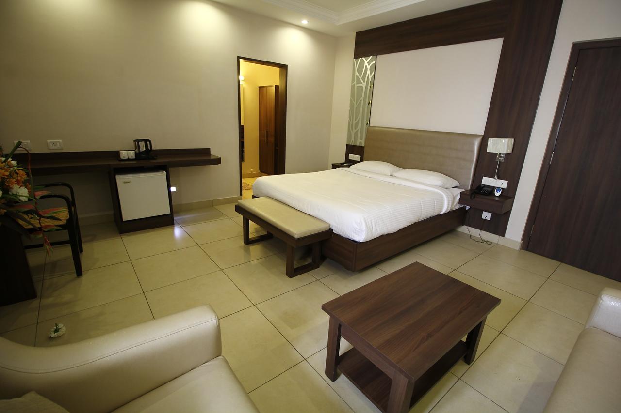 Vels Hotel 퐁디셰리 외부 사진